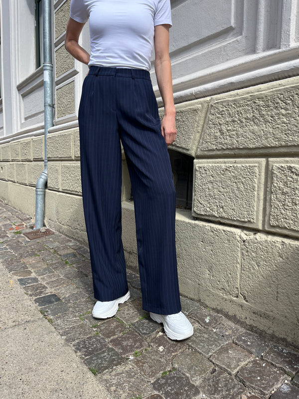 Merel Pants, Blå
