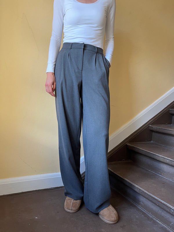 Merel Pants, Grå