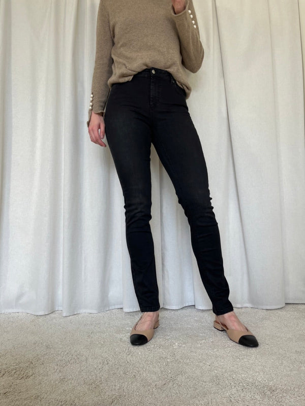 Celina Jeans, Sort